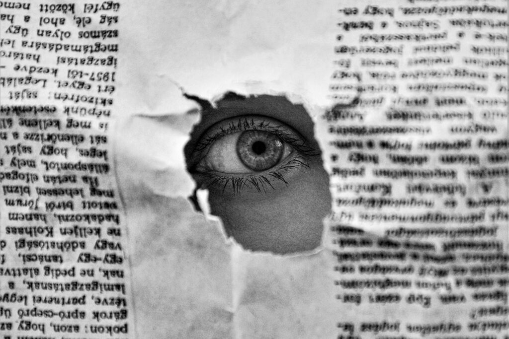 oeil caché